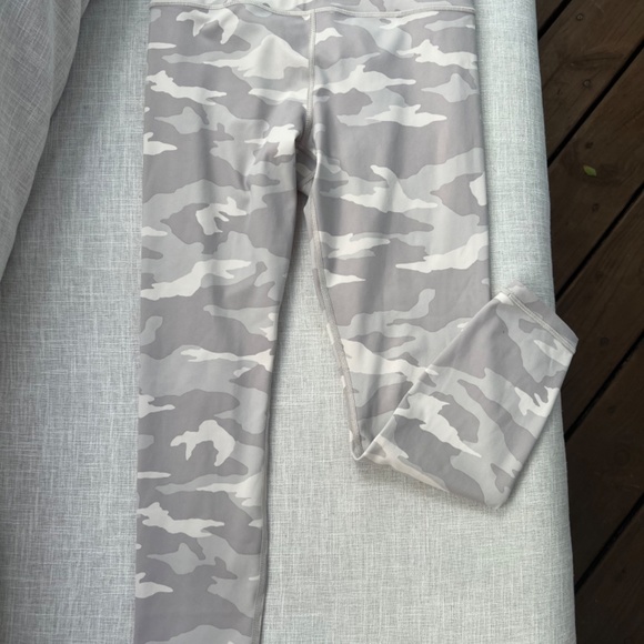Athleta Elation 7/8 tight, Size S Camo - Picture 6 of 9